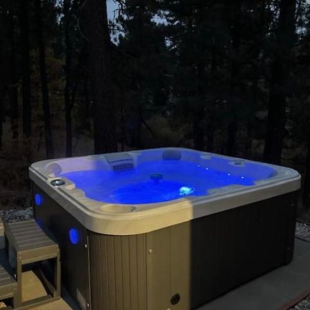 Snow Bunny Lodge - Perfect Big Bear Getaway! Deck With A New Hot Tub And Charcoal Barbecue! Big Bear Lake Bagian luar foto